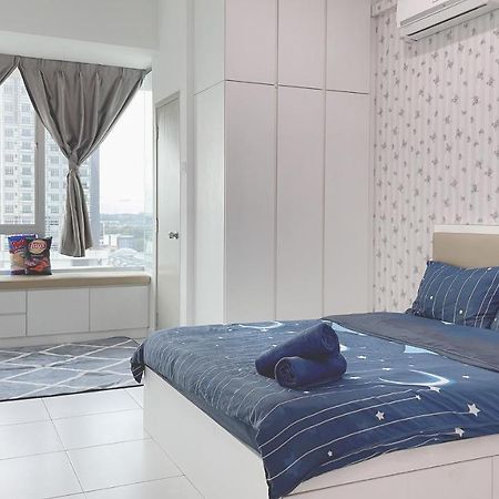 Akademik Suite Mount Austin 新山 外观 照片