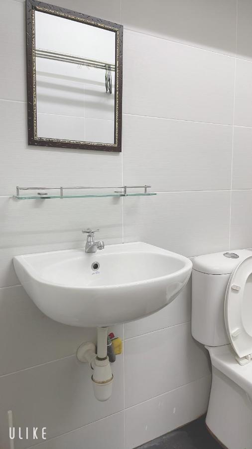 Akademik Suite Mount Austin 新山 外观 照片
