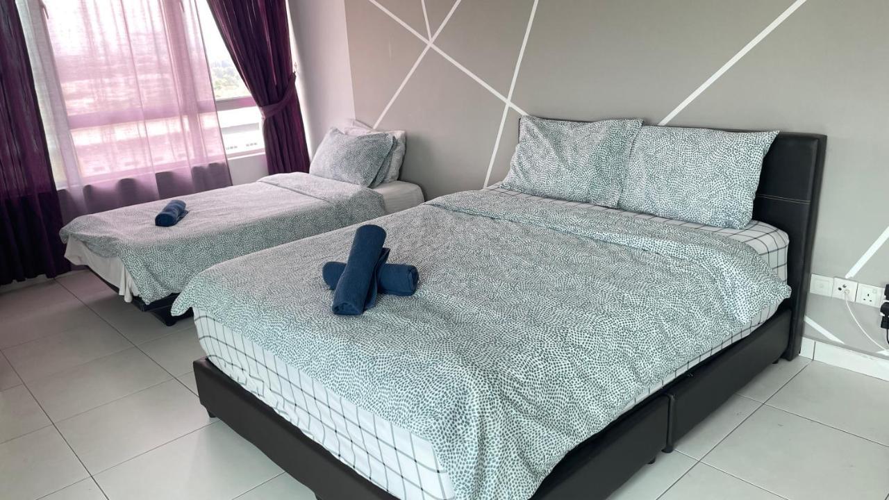 Akademik Suite Mount Austin 新山 外观 照片